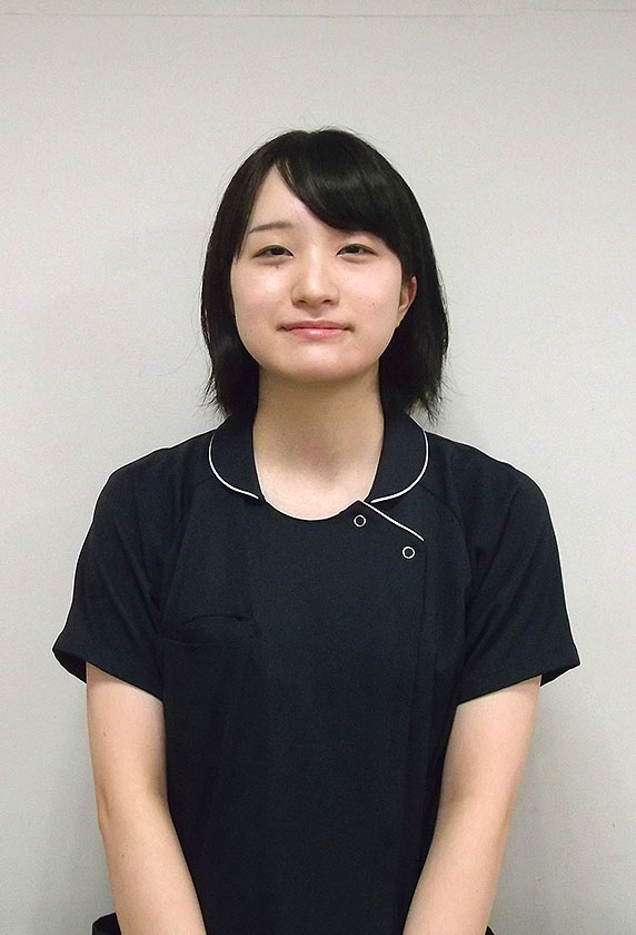 村中絢音写真